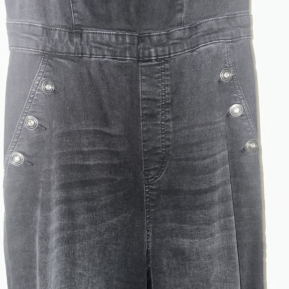 Fashion Nova Black Sleeveless Jumpsuit with Wide-Leg Design - Picture 3 of 7